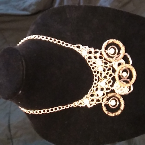 Nwt Faux Snakeskin & Gold Necklace Set - Picture 2 of 12